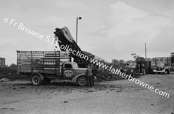 CLONSAST LOADING PEAT INTO LORRY